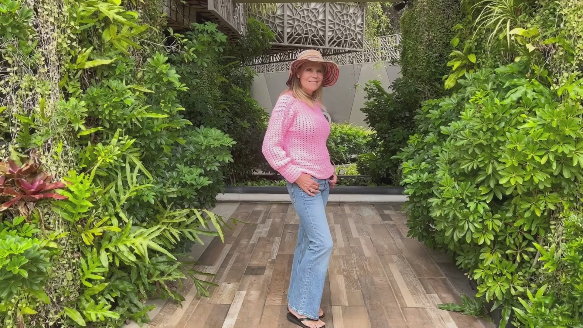Tickled Pink Sweater - Haakpatroon - met bonus yogasokken - digital Pdf