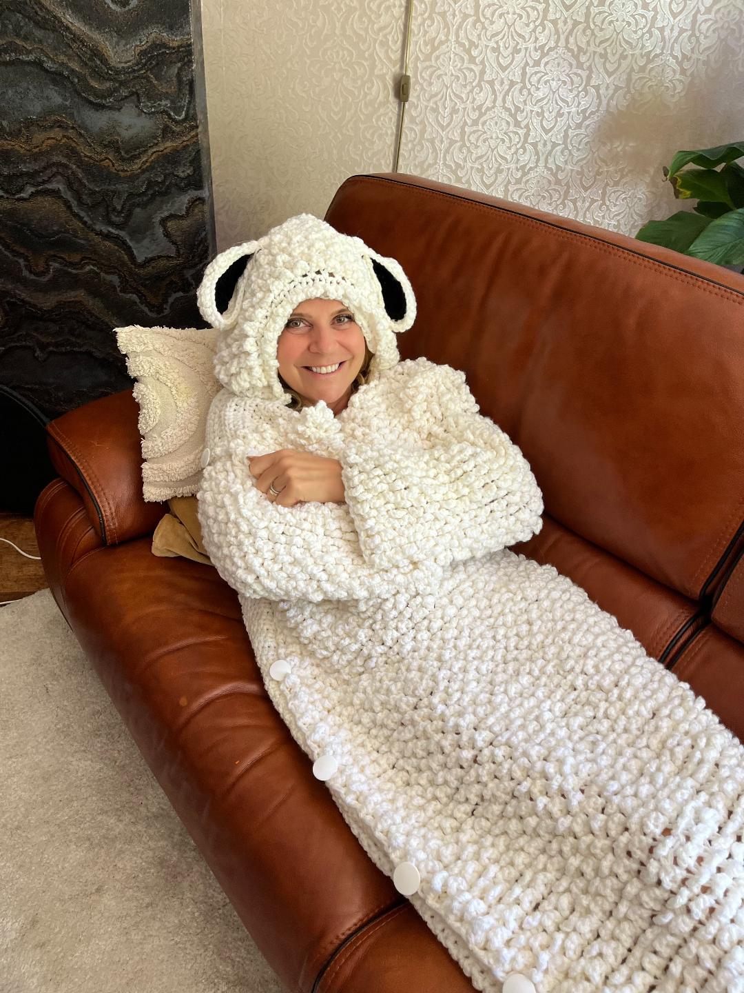 Snuggly Sheep Couch Cardigan - Haakpatroon - digital pdf